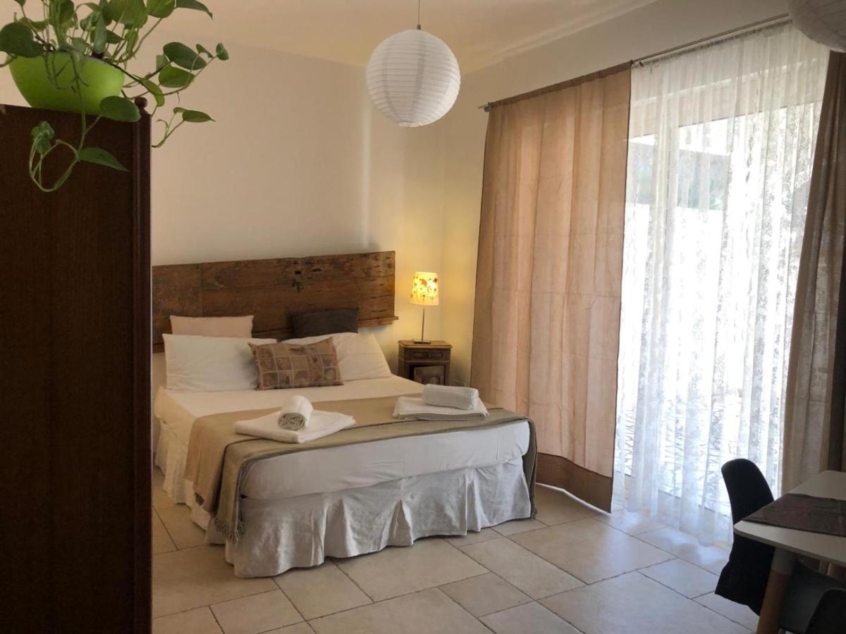Bed and Breakfast Odegos Mono & Trilo Torre dell'Orso Esterno foto