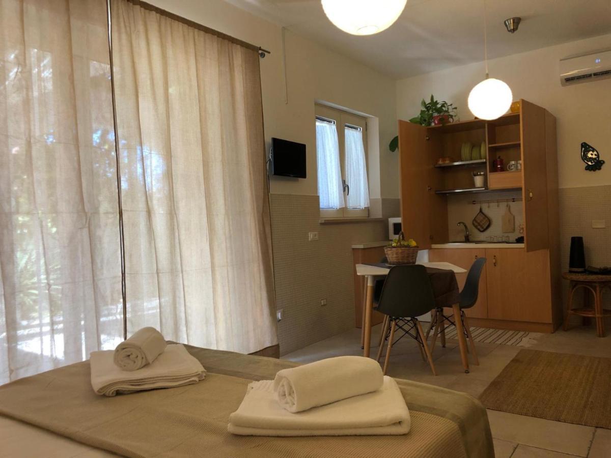 Bed and Breakfast Odegos Mono & Trilo Torre dell'Orso Esterno foto