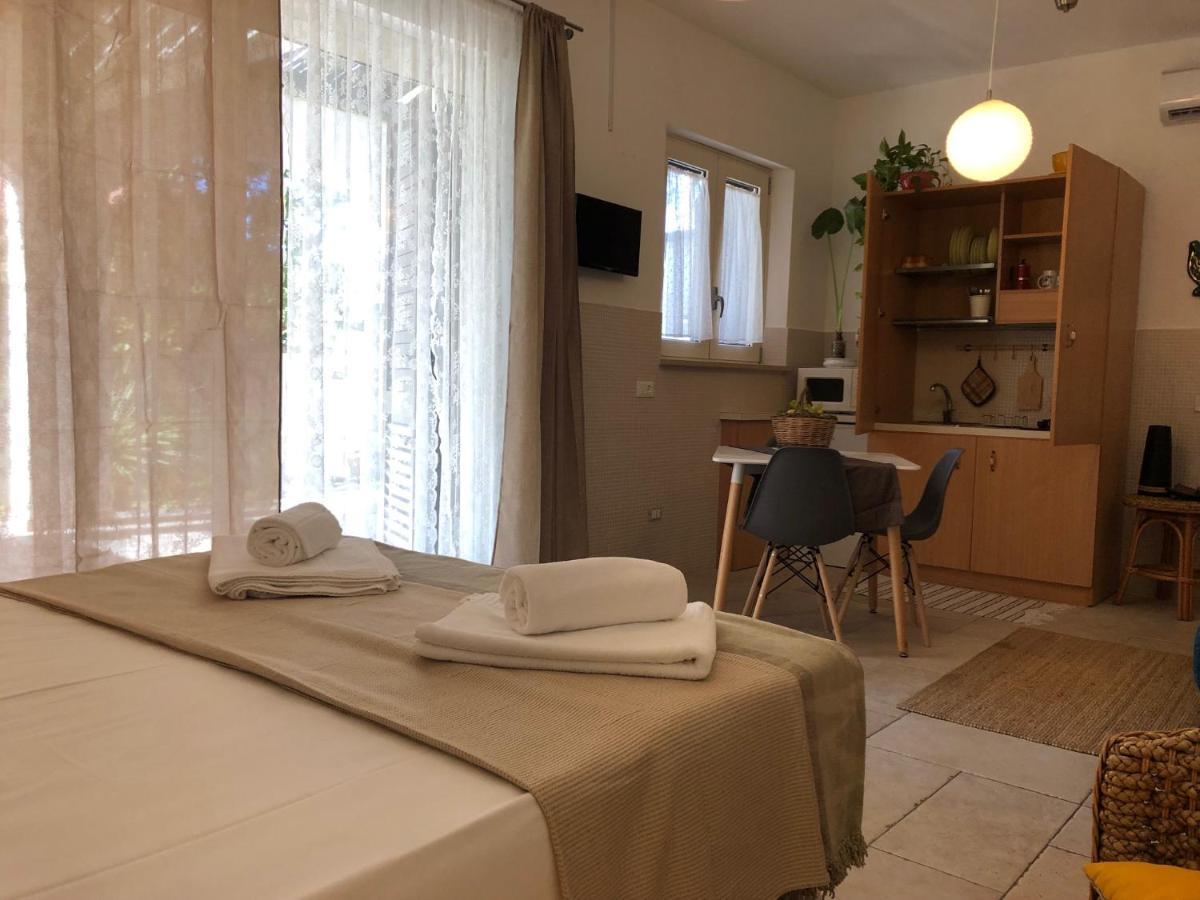 Bed and Breakfast Odegos Mono & Trilo Torre dell'Orso Esterno foto