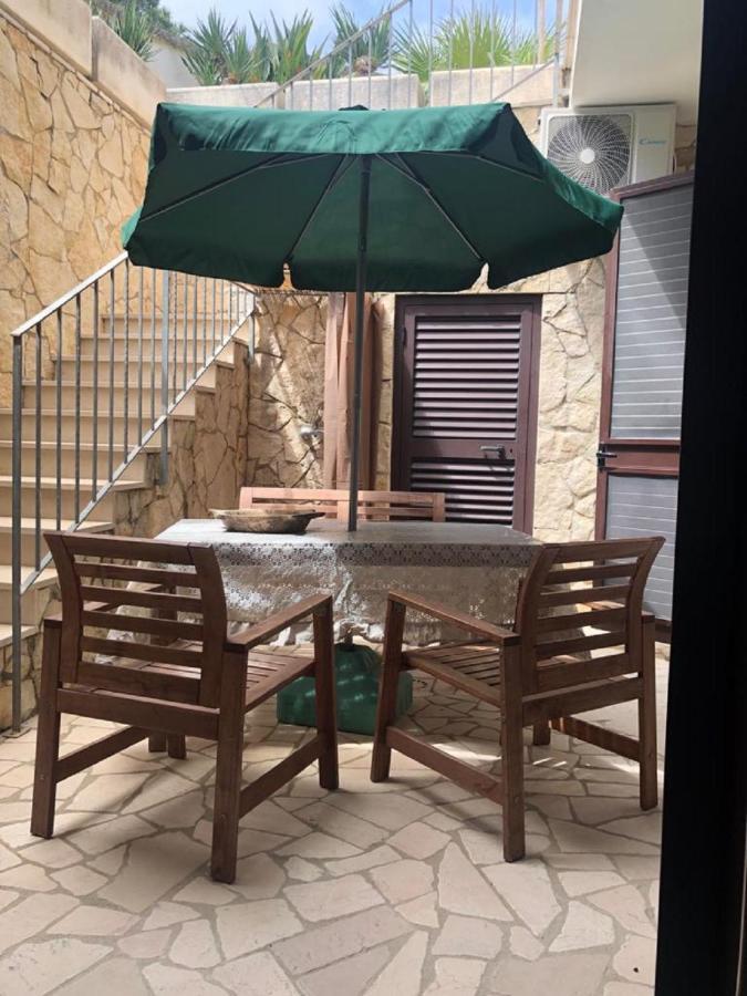 Bed and Breakfast Odegos Mono & Trilo Torre dell'Orso Esterno foto